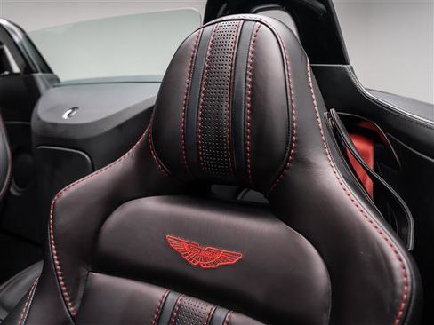 Used 2023 Aston Martin V8 Vantage Roadster image 5