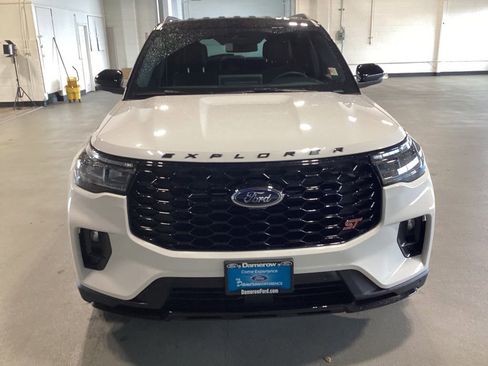 Certified 2025 Ford Explorer ST image 9