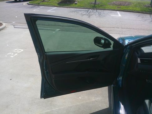 Used 2025 Toyota Camry SE w/ Convenience Package image 21