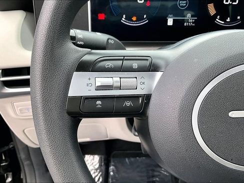 Used 2025 Hyundai Tucson SE image 10