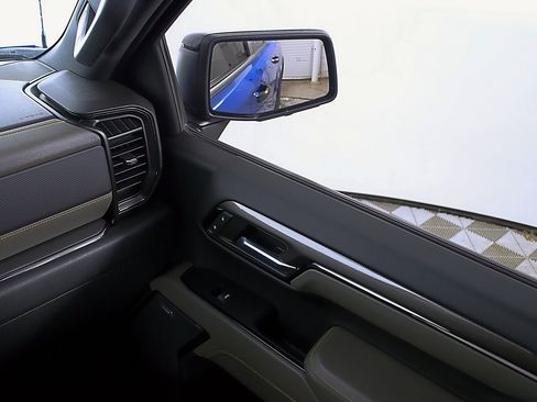 Used 2022 Chevrolet Silverado 1500 ZR2 image 17