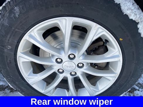 Used 2022 Jeep Cherokee Latitude Lux image 32