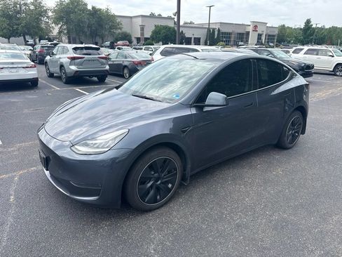 Used 2023 Tesla Model Y Long Range AWD/4WD image 7