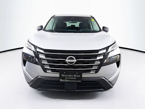 Used 2024 Nissan Rogue S AWD/4WD image 2
