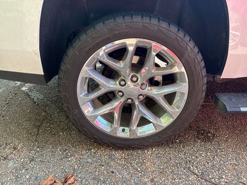 Used 2019 GMC Yukon Denali w/ Denali Ultimate Package RWD image 5