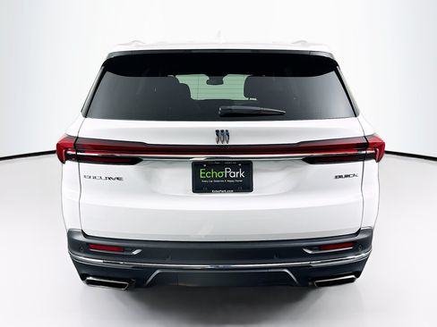 Used 2025 Buick Enclave Preferred FWD image 7