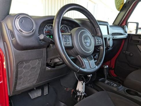 Used 2017 Jeep Wrangler Unlimited Sport w/ Connectivity Group AWD/4WD image 2