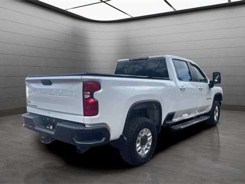 Used 2022 Chevrolet Silverado 2500 LT image 2