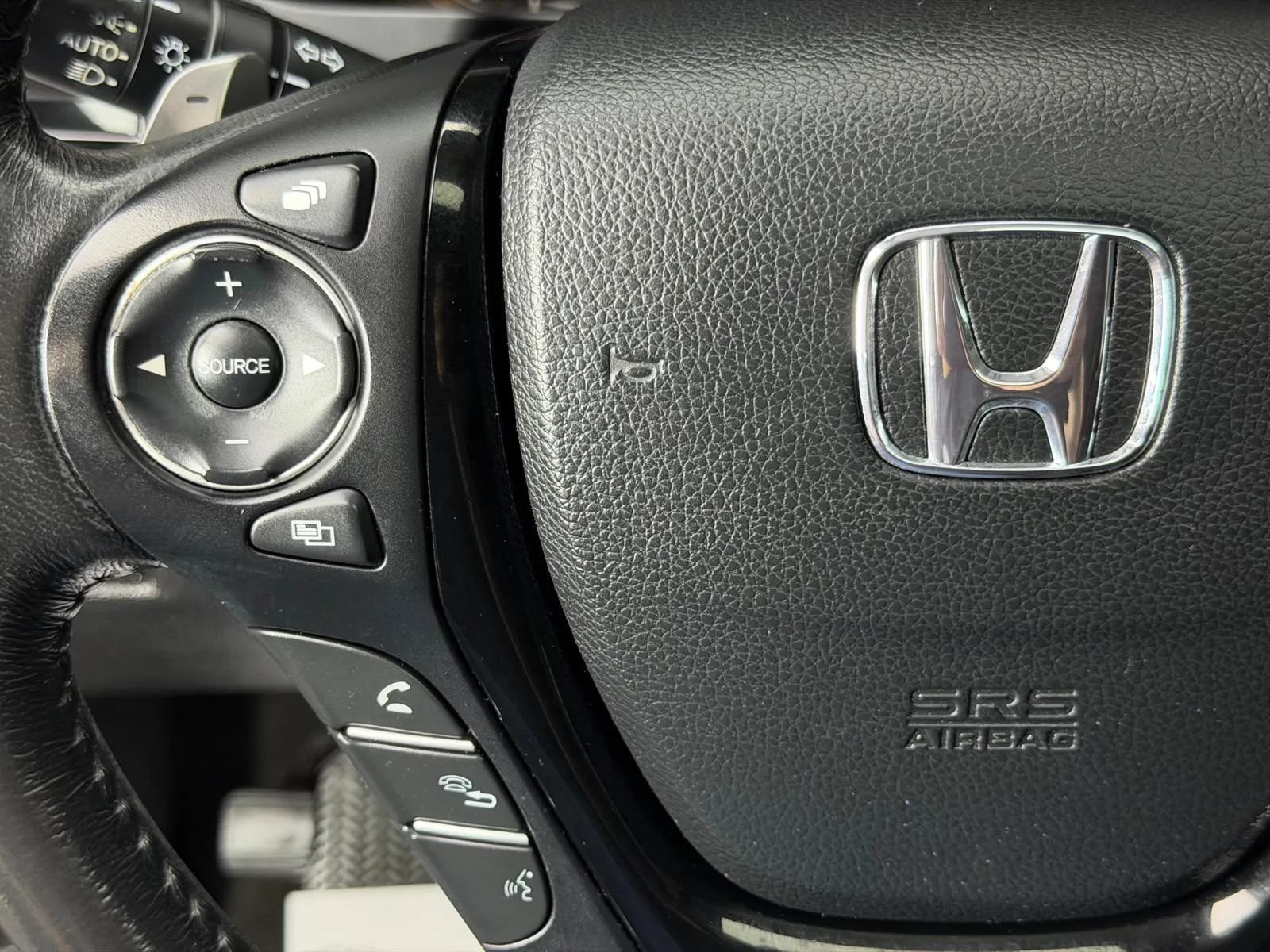 Used 2016 Honda Pilot Touring image 37
