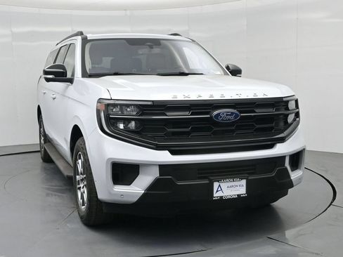Used 2025 Ford Expedition Max Active AWD/4WD image 28