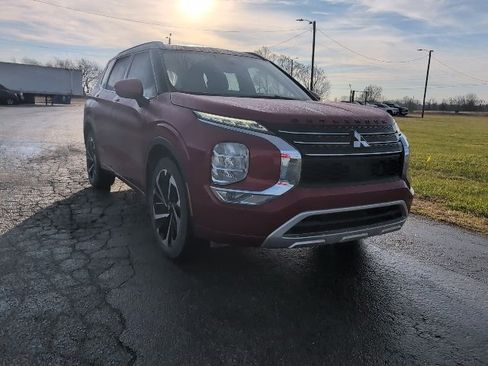 Used 2024 Mitsubishi Outlander SEL Black Edition image 4
