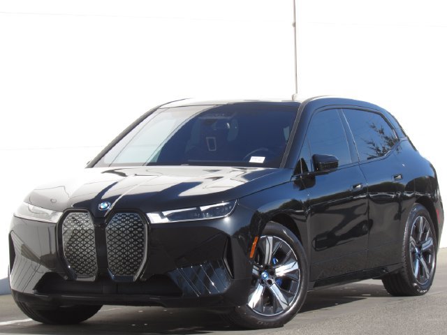 Used 2022 BMW iX xDrive50 w/ Sport Package AWD/4WD image 1