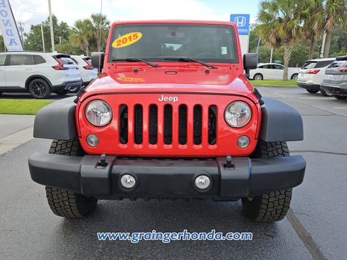 Used 2015 Jeep Wrangler Unlimited Rubicon w/ Dual Top Group AWD/4WD image 8