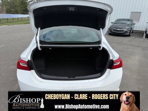 Used 2023 Chevrolet Malibu LT FWD image 30
