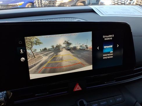 Certified 2025 Hyundai Elantra SEL image 20