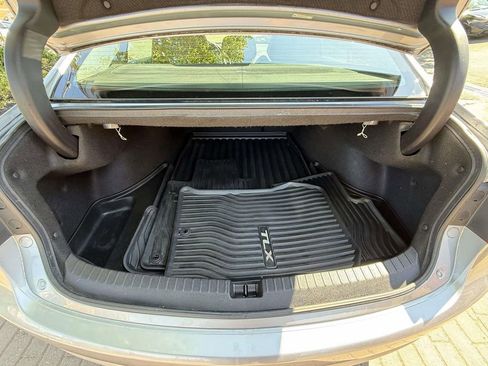 Used 2017 Acura TLX w/ Technology Package FWD image 8