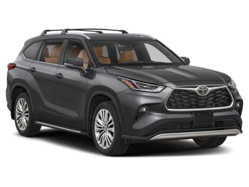Certified 2024 Toyota Highlander Platinum AWD/4WD image 6