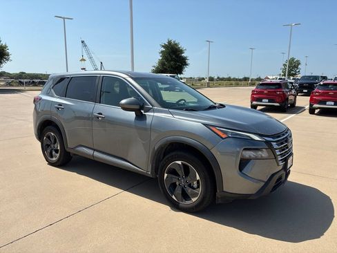 Used 2024 Nissan Rogue SV AWD/4WD image 4