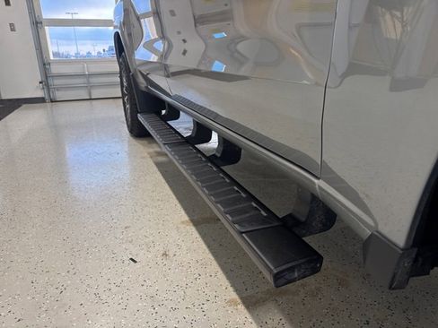 Used 2024 Chevrolet Colorado Z71 image 10