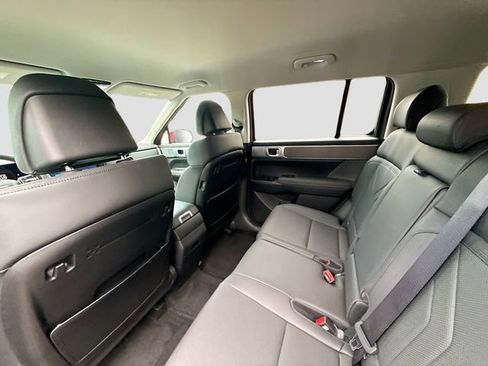 Used 2026 Hyundai Santa Fe SEL FWD image 23
