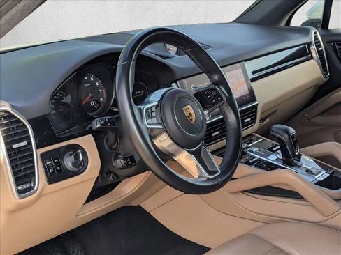 Used 2020 Porsche Cayenne image 10