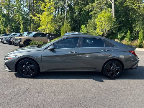 Used 2026 Hyundai Elantra SEL Sport Premium FWD image 4