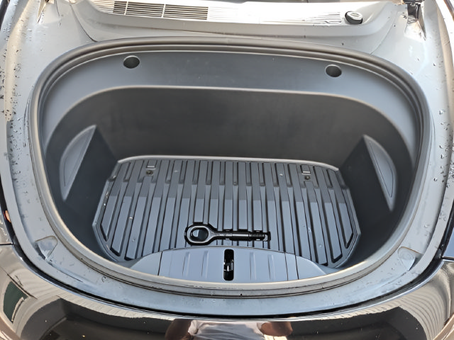 Used 2023 Tesla Model 3 Standard Range RWD image 33