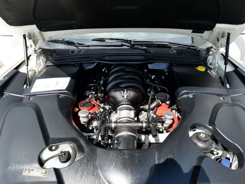 Used 2015 Maserati GranTurismo Convertible image 46