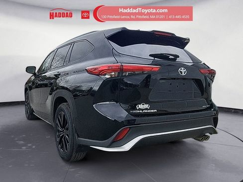 Used 2023 Toyota Highlander XSE AWD/4WD image 3