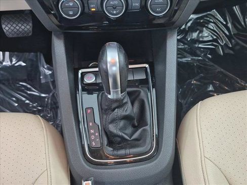 Used 2017 Volkswagen Jetta SEL FWD image 12