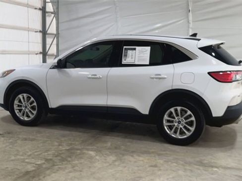 Used 2020 Ford Escape SE image 6