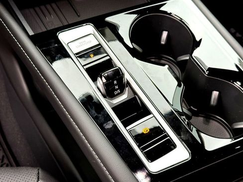 New 2026 Volkswagen Atlas SE FWD image 14