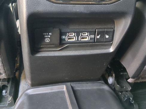 Used 2023 Jeep Grand Cherokee Limited w/ Luxury Tech Group II AWD/4WD image 12