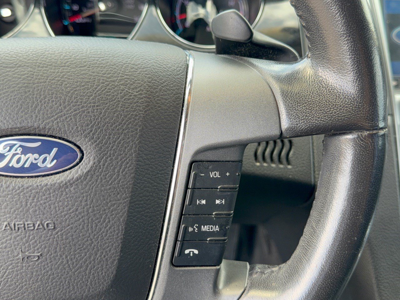Used 2011 Ford Taurus Limited w/ 303A Rapid Spec Order Code FWD image 19