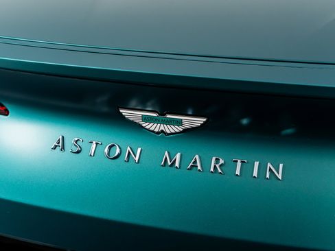 Used 2025 Aston Martin DB12 Convertible image 15