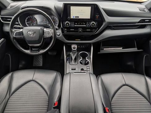 Used 2023 Toyota Highlander XSE image 11