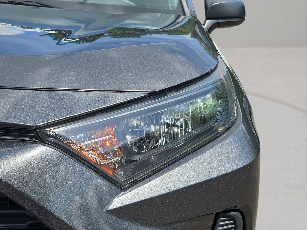Used 2019 Toyota RAV4 LE w/ All Weather Liner Package AWD/4WD image 27