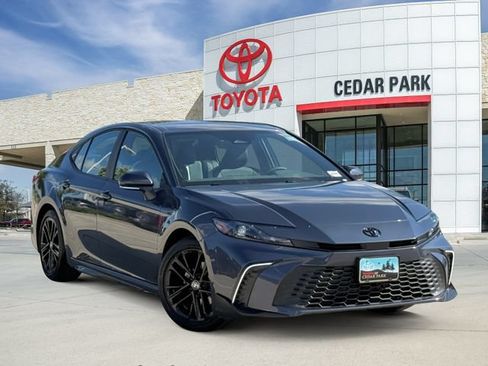Used 2026 Toyota Camry SE w/ Convenience Package FWD image 1