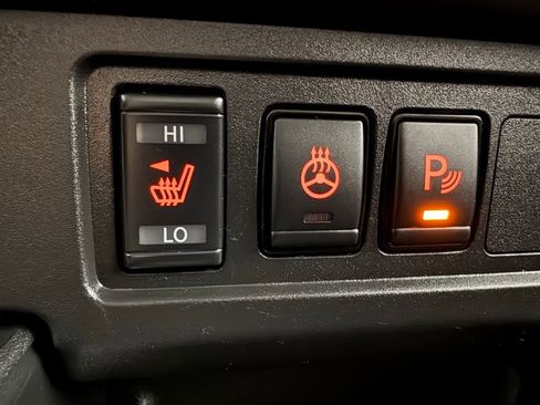 Used 2023 Nissan Frontier SV w/ Technology Package image 26