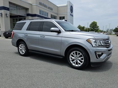 Used 2020 Ford Expedition XLT RWD image 2