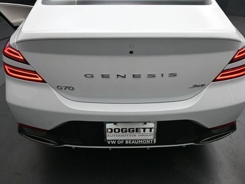 Used 2025 Genesis G70 2.5T image 12