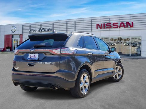 Used 2018 Ford Edge SE image 7