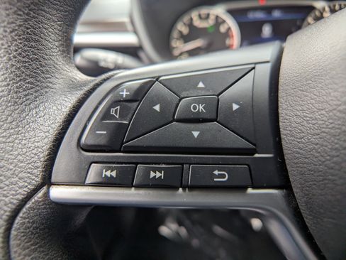 Used 2024 Nissan Altima 2.5 SV FWD image 23