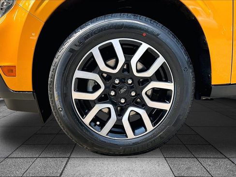 Certified 2023 Ford Maverick Lariat w/ Lariat Luxury Package FWD image 8
