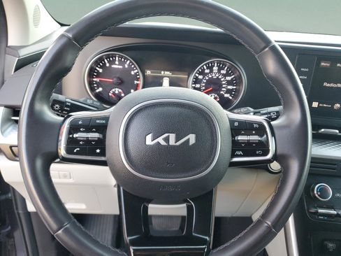 Certified 2024 Kia Carnival LX image 21