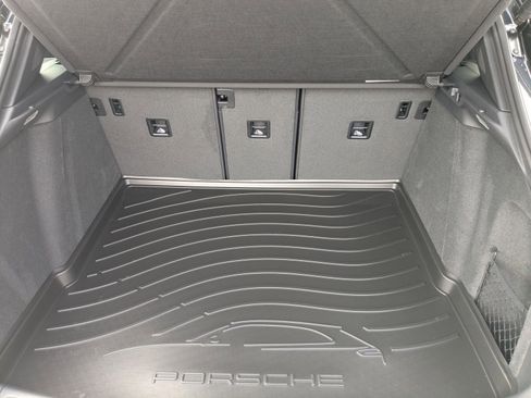 New 2026 Porsche Macan image 23