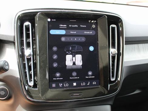 New 2026 Volvo XC40 B5 Plus w/ Protection Package Premier image 27