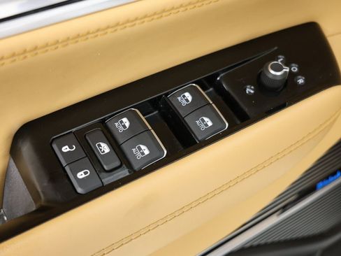 Used 2022 Jeep Grand Wagoneer Series III w/ Rear Seat Video Group 1 image 26