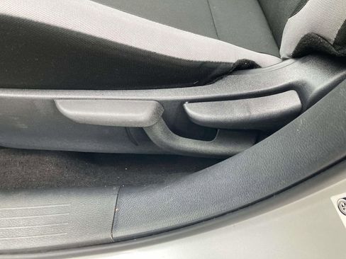 Used 2025 Nissan Versa S w/ Trunk Package image 20