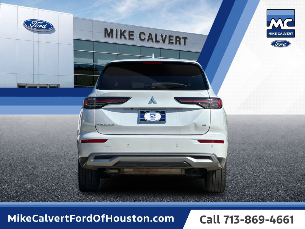 Used 2025 Mitsubishi Outlander SE FWD image 4